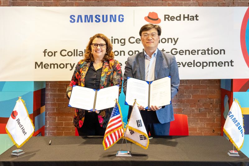 삼성전자와 레드햇이 차세대 메모리 분야 소프트웨어 기술 관련 상호 협력식을 가졌다.