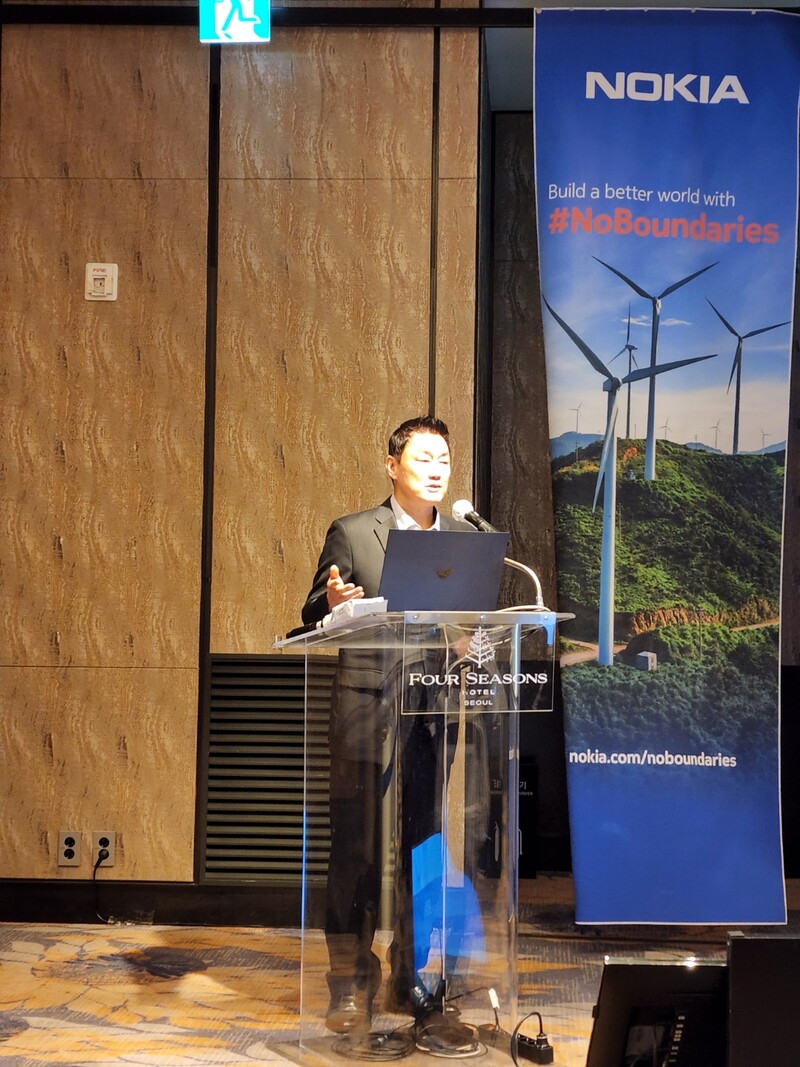 노키아의 주요 사업에 대해 설명하고 있는 안태호 지사장