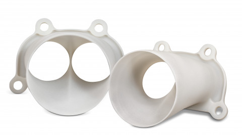 3D Systems의 SLS 380 3D 프린터에서 새 DuraForm PAx Natural 소재를 사용해 생산된 산업용 덕트