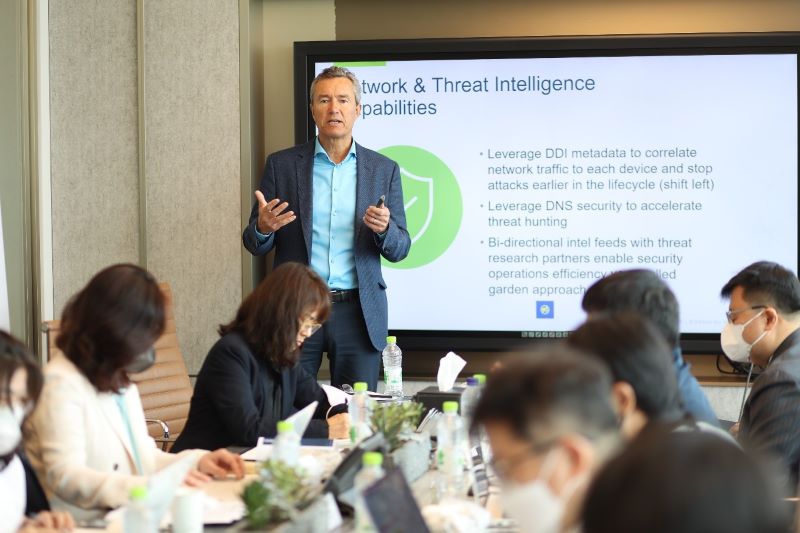 인포블록스 회장 겸 CEO인 예스퍼 앤더슨이 미래의 클라우드 보안의 방향성을 제시하고 있다.