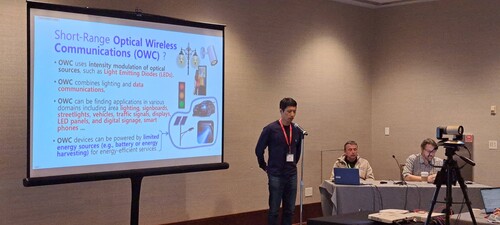 ETRI 연구진의 NFC 기반 인터넷 통신기술 발표 사진