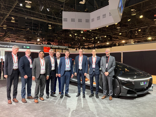 ZKW와 LG전자가 CES 2024에서 차세대 지능형 차량의 조명 시스템을 공개했다.