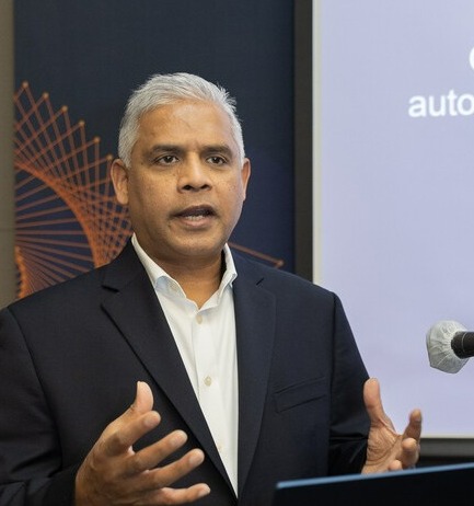 발표중인 아룬 멀퍼 매스웍스 인더스트리 디렉터