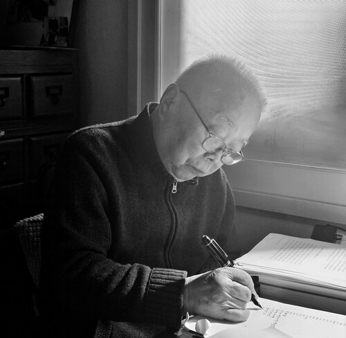 집필 중인 김인회 선생