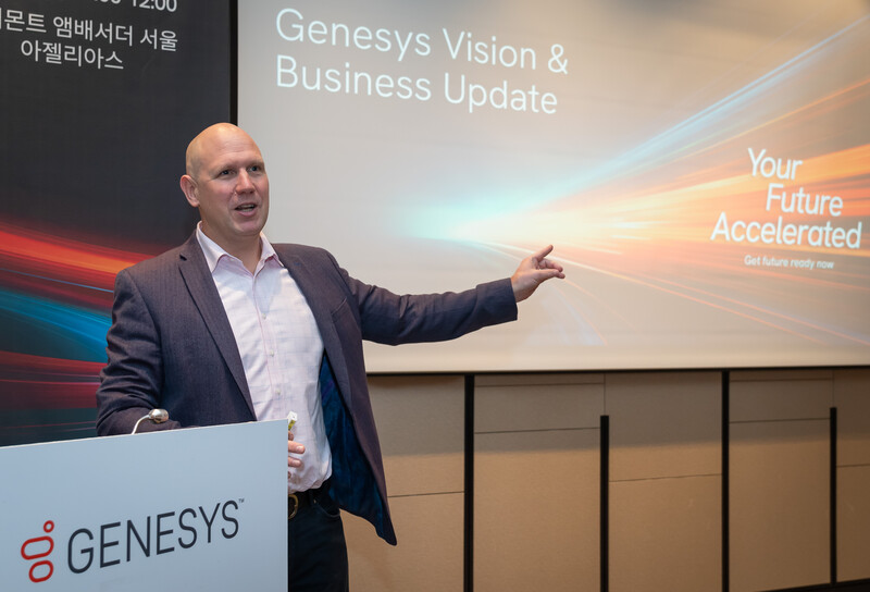 발표중인 귈름 페넬 제네시스 아태지역 세일즈 총괄