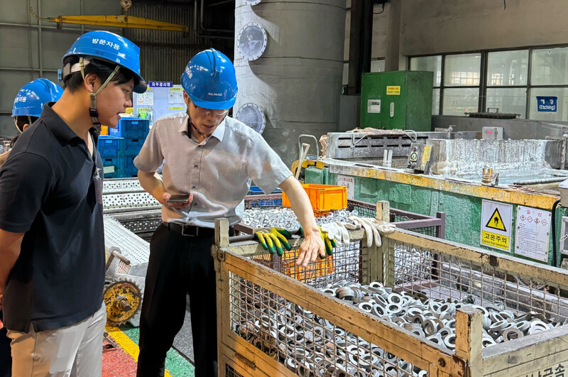 오후두시랩 오광명 대표(좌)가 알멕 임재철 이사(우)