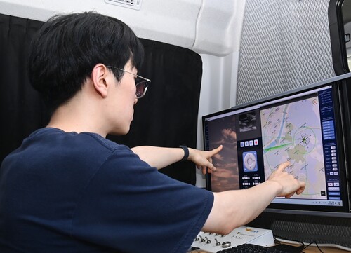 레이다 불법드론 탐지 및 추적 기술 시연 장면