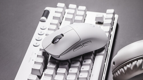 로지텍 무선 마우스 'PRO X SUPERLIGHT 2' 제품 예시