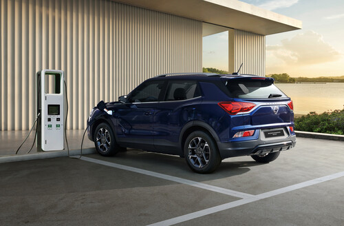 KG 모빌리티의 코란도 EV 충전 모습