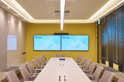 몰로코 한국 지 회의실에 설치된 ‘스마트 워크플레이스 솔루션’