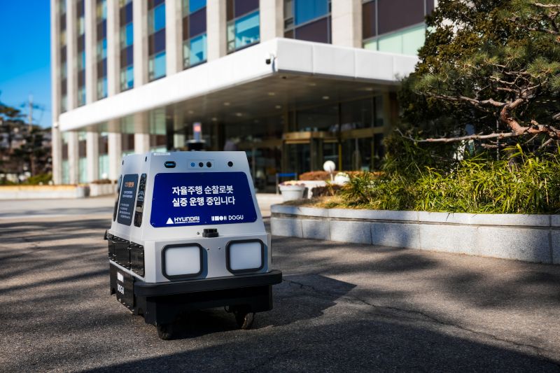 도로공간의 실외용 순찰로봇 '패트로버'