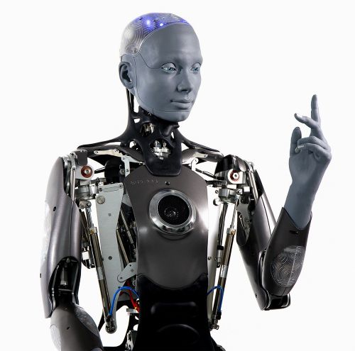 리처드 블랜드 컬리지에서 도입한 휴머노이드 로봇 '옴니'