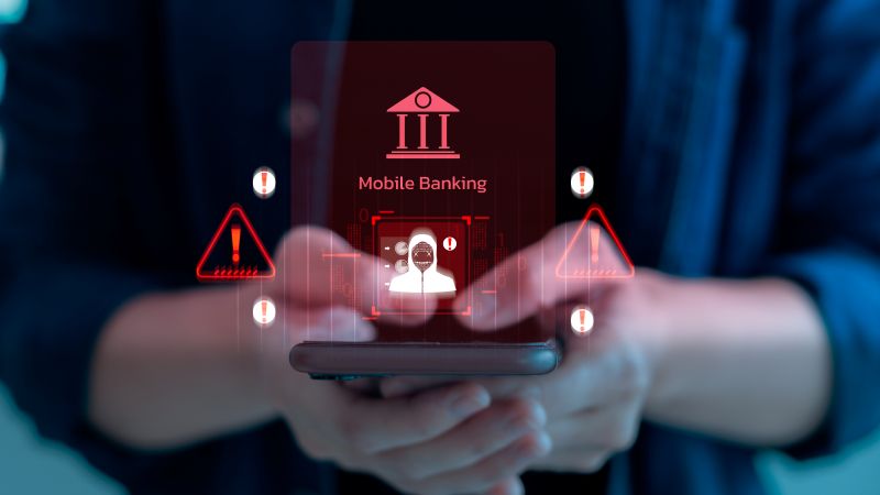 모바일 뱅킹 앱 노린 악성코드 급증...앱 보호·단말 무결성 확보 시급